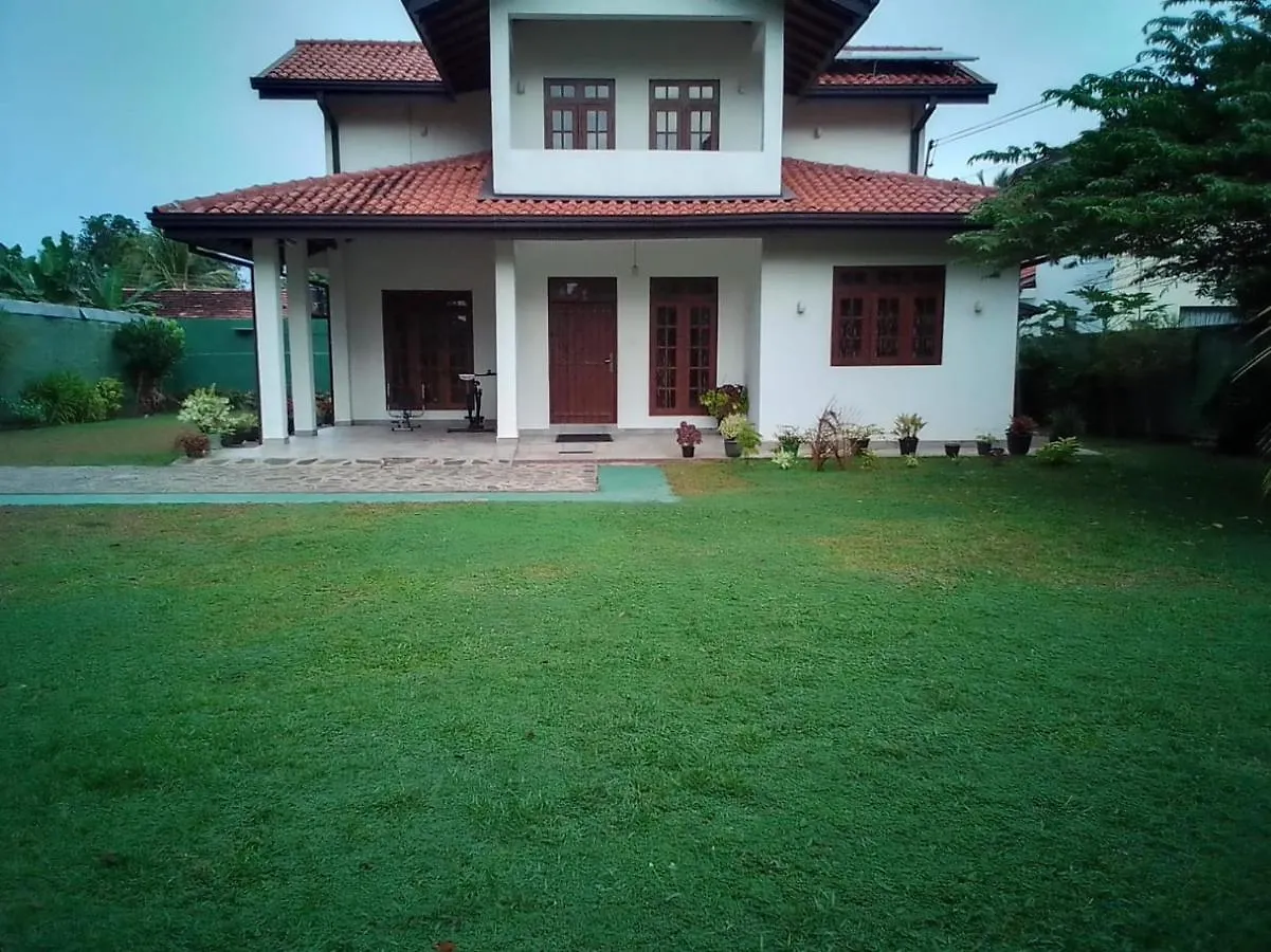 Negombovilla 0*, Negombo